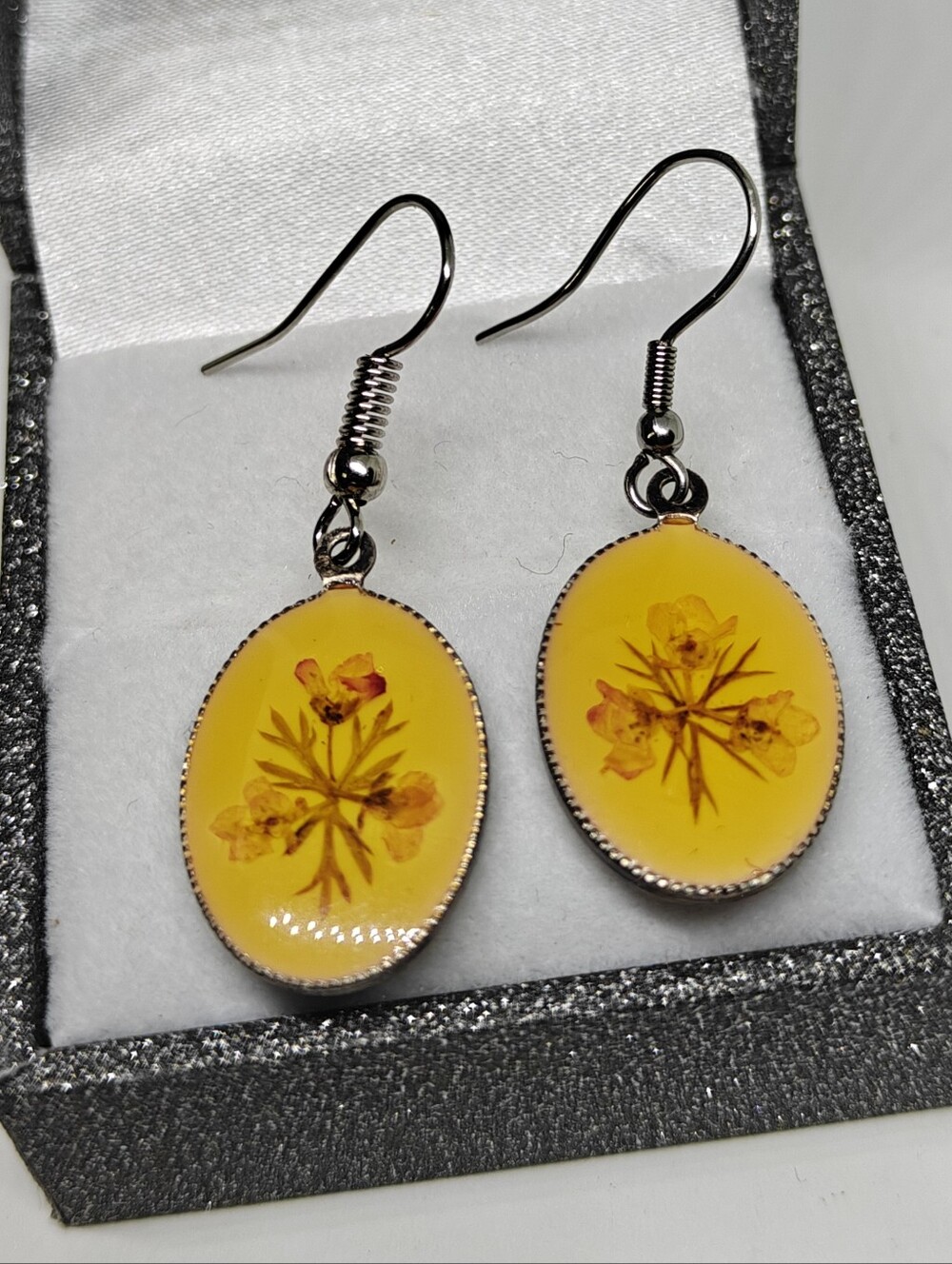 Vintage dried flowers dangling earrings